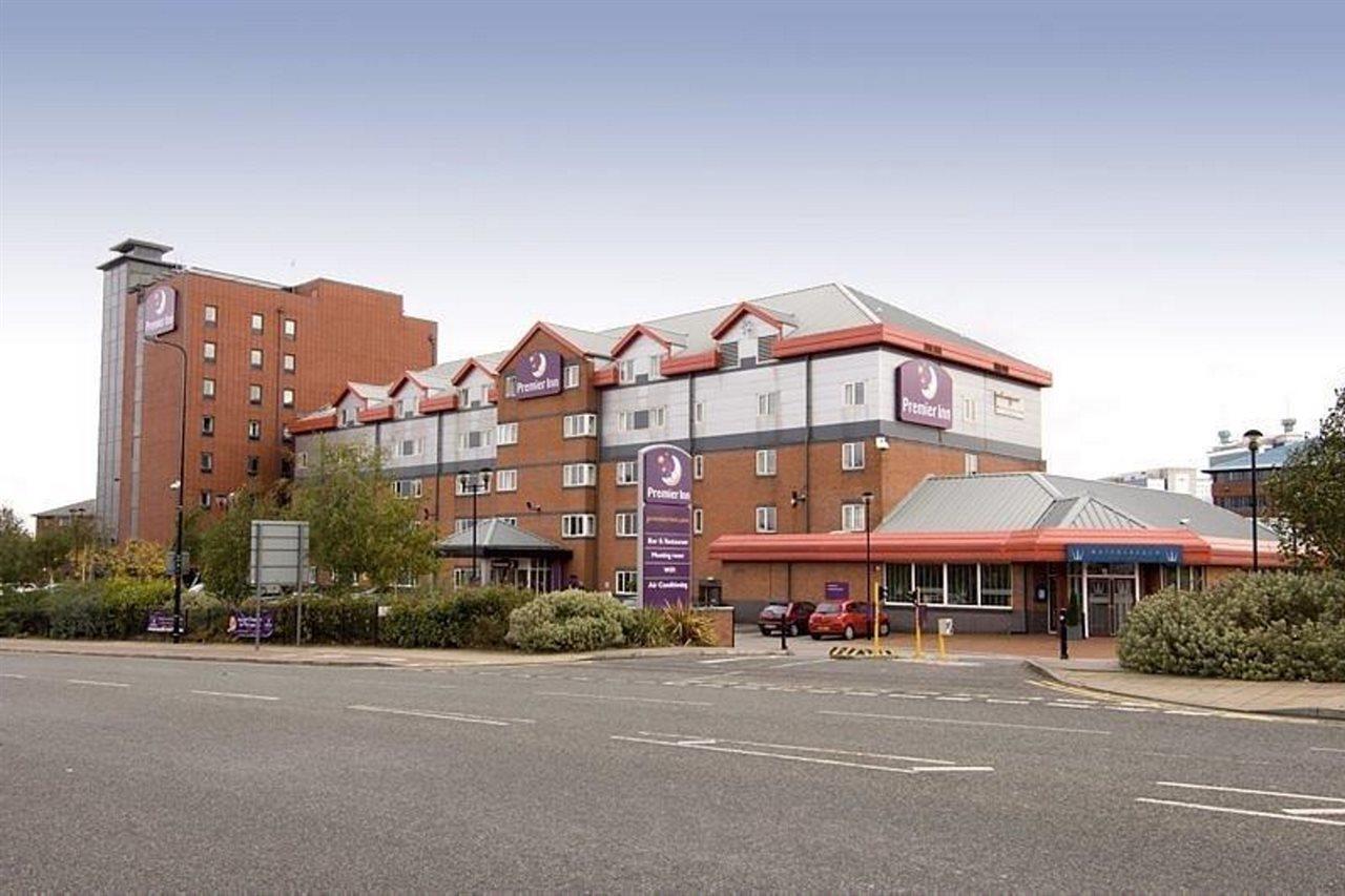 Premier Inn Manchester Old Trafford Salford  Kültér fotó