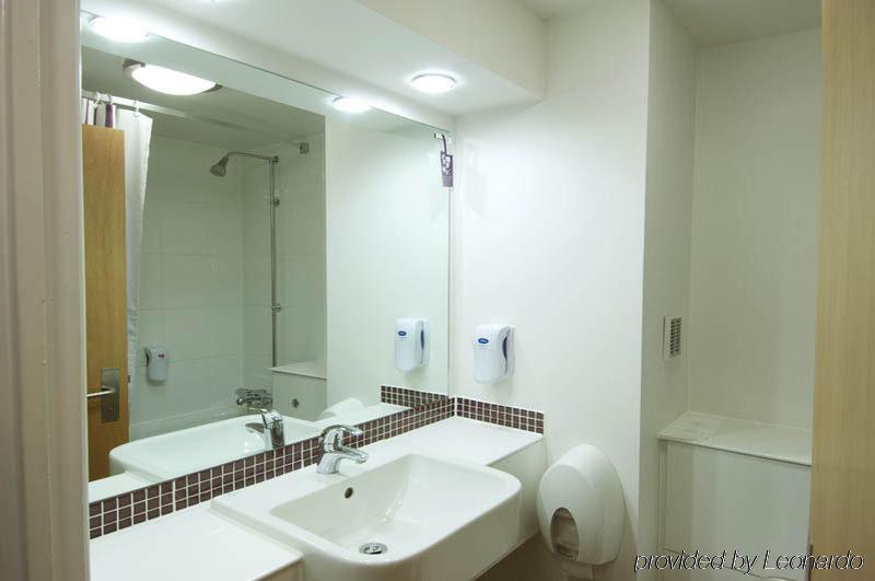 Premier Inn Manchester Old Trafford Salford  Kültér fotó